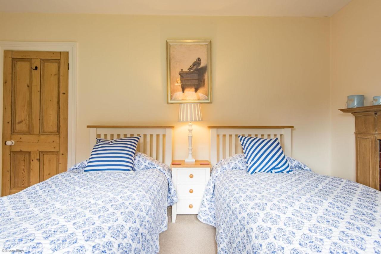 Hockley House By Bloom Stays โฟล์กสตัน ภายนอก รูปภาพ