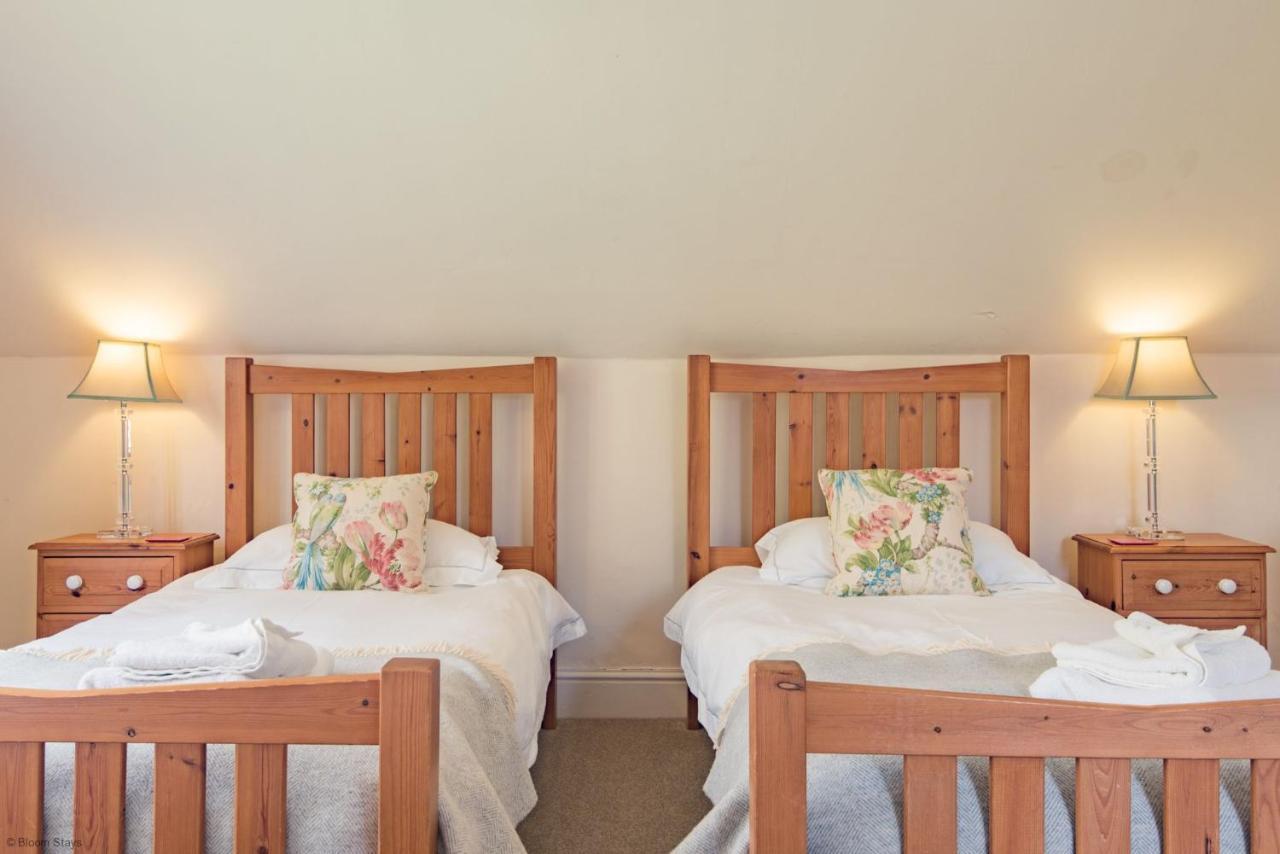 Hockley House By Bloom Stays โฟล์กสตัน ภายนอก รูปภาพ