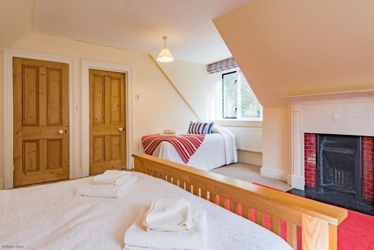 Hockley House By Bloom Stays โฟล์กสตัน ภายนอก รูปภาพ